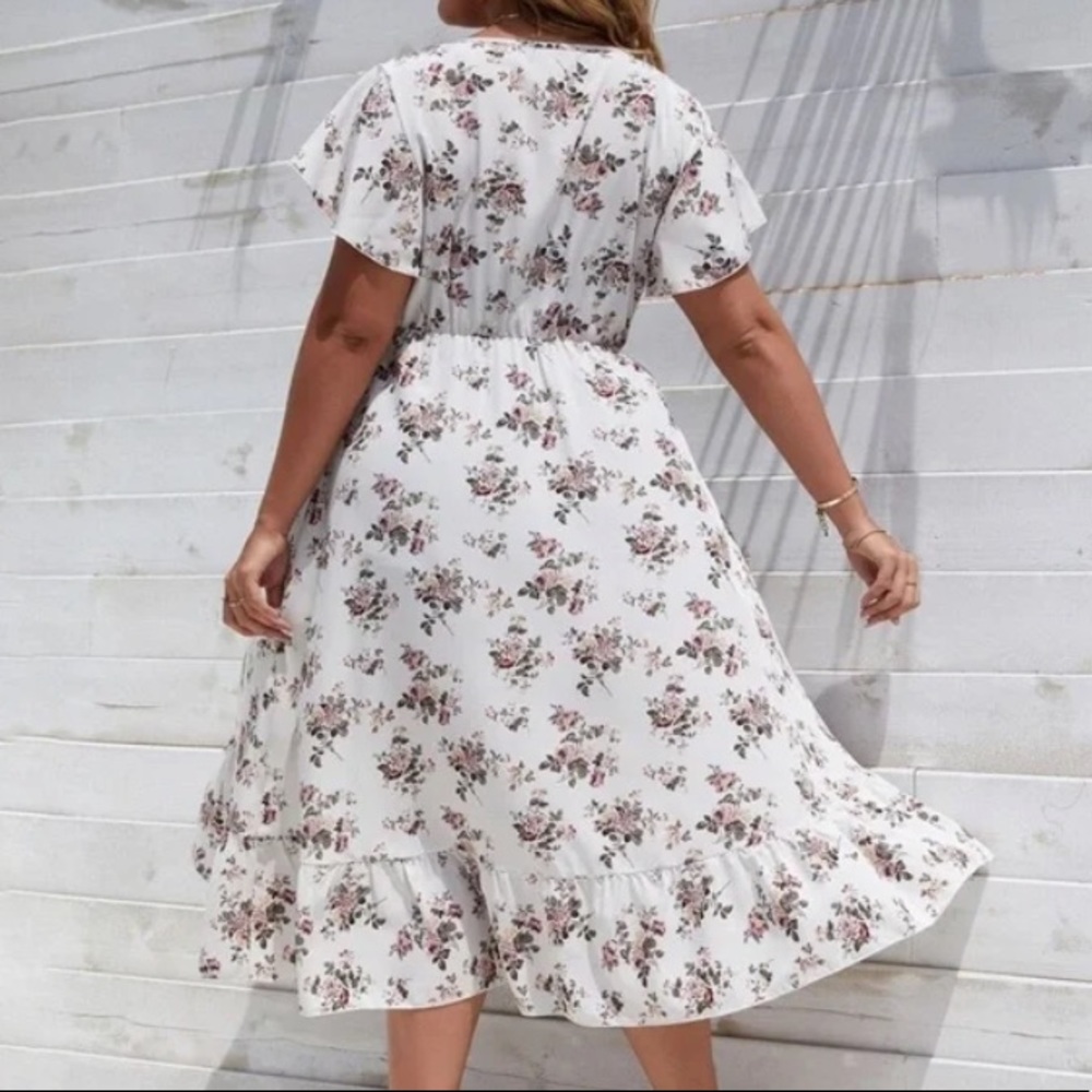 Boho Plus Black floral Print Butterfly Sleeve Maxi Dress - Picture 5 of 12